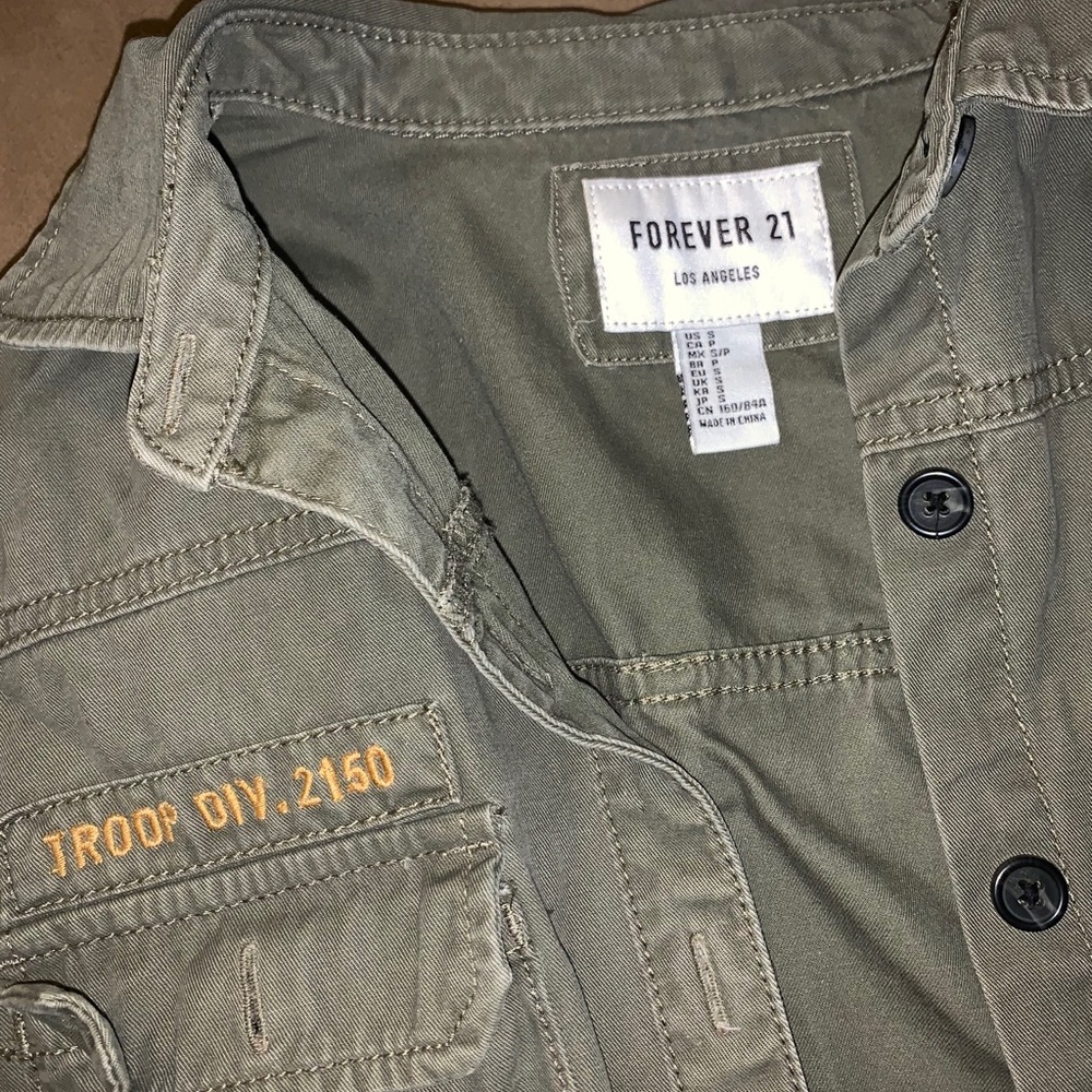 green jacket - Picture 2 of 3